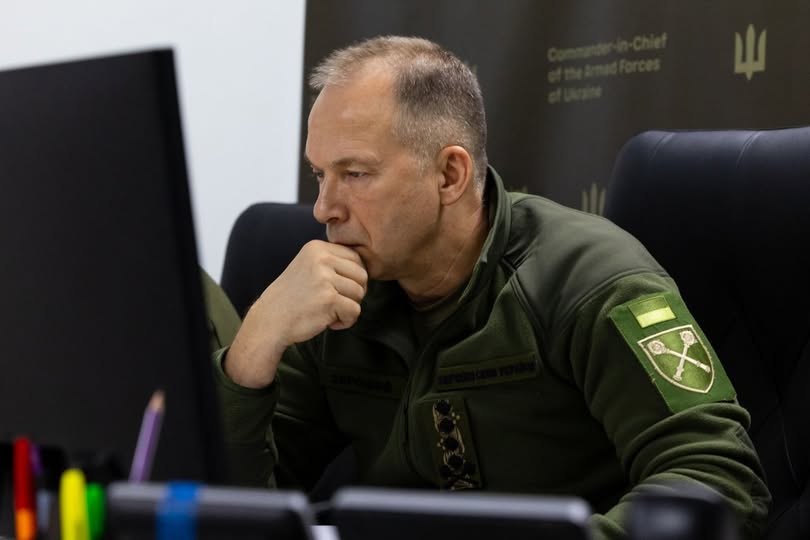 "Все ще може зробити 100 віджимань". Сирський за декілька днів до свого 60-річчя заявив, що не планує йти у відставку